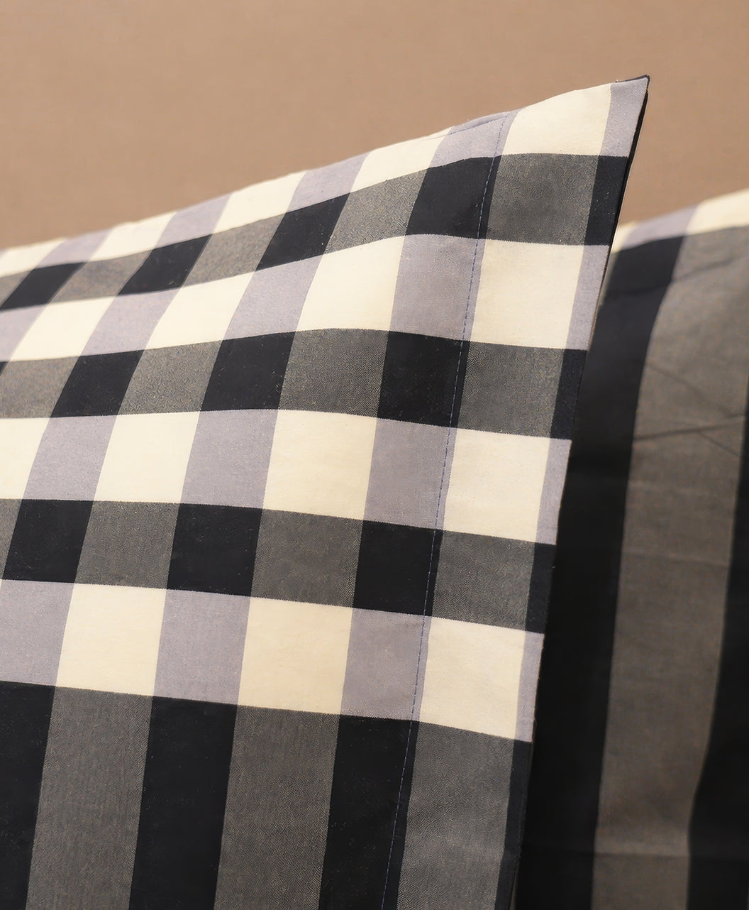 Furnishia Onyx Shadow Plaid